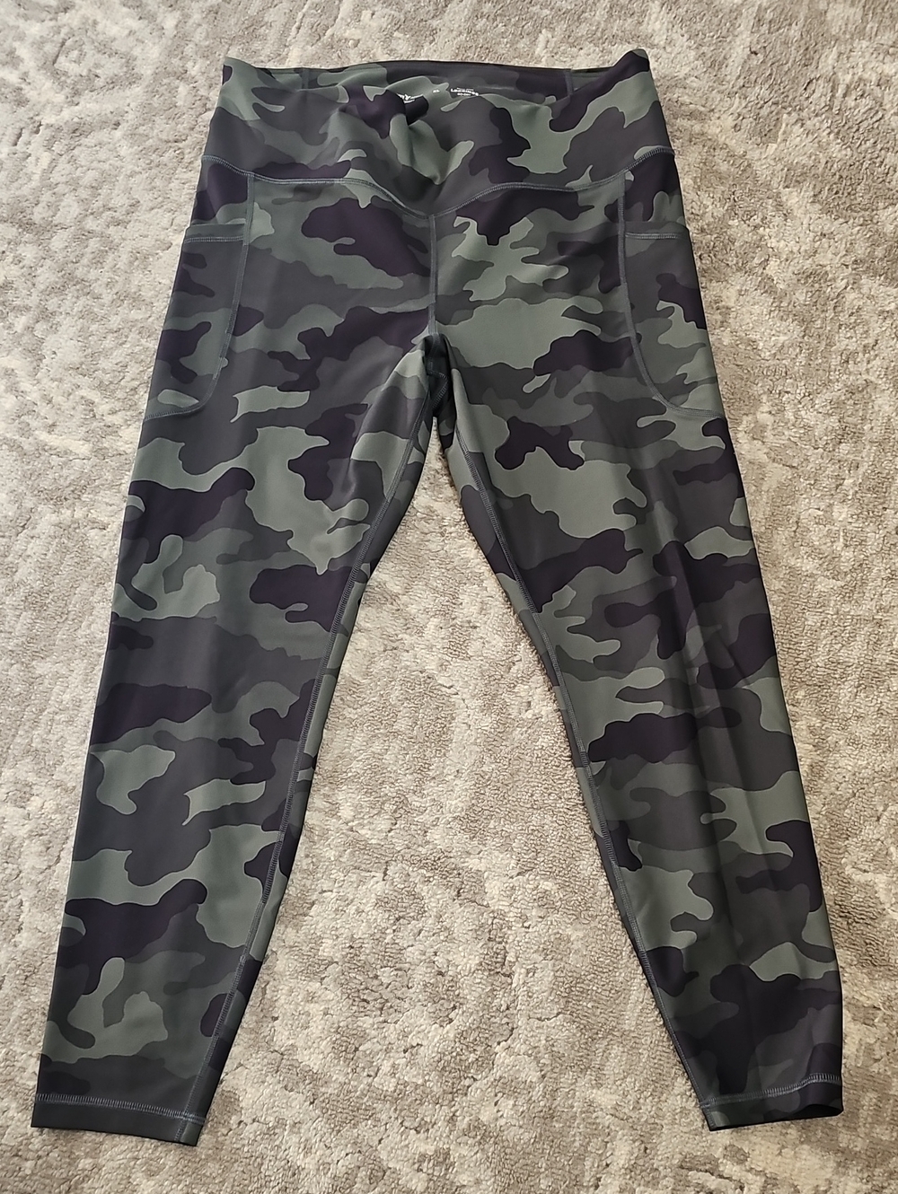 Old Navy Powersoft Camo Leggings Size XL
